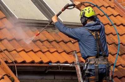 Démoussage et hydrofuge de toiture à Miradoux